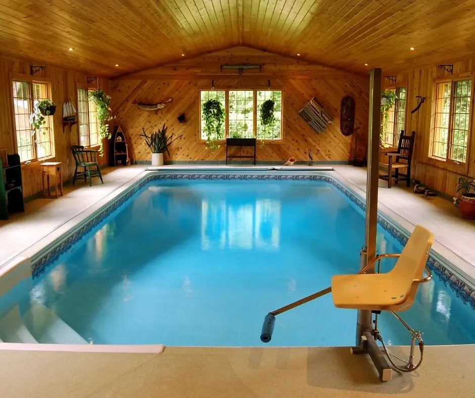 675bfaef782a6d570684b2a3_640382e327be9b42c5b9c853_Piscine intérieure avec fauteuil pour personne à mobilité réduite 675bfaef782a6d570684b2a3_640382e327be9b42c5b9c853_Piscine intérieure avec fauteuil pour personne à mobilité réduite